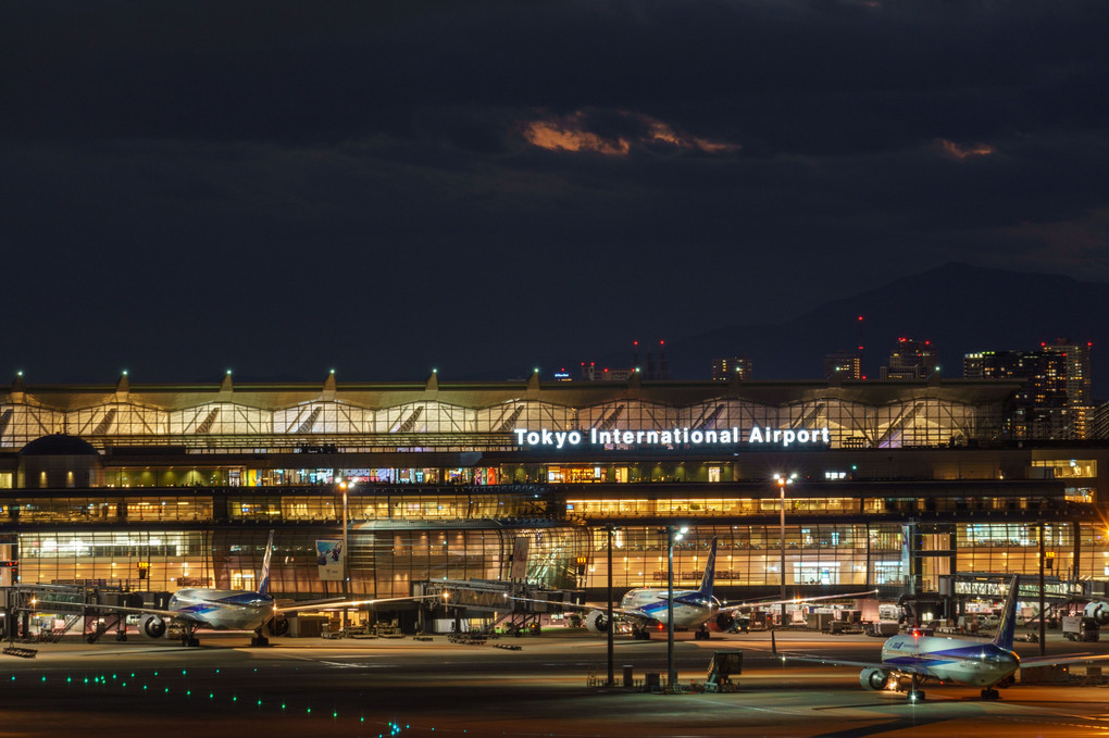 羽田空港にて　明けましておめでとうございます。