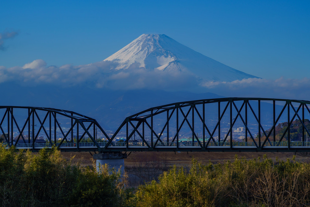 トラス橋越しの富士山