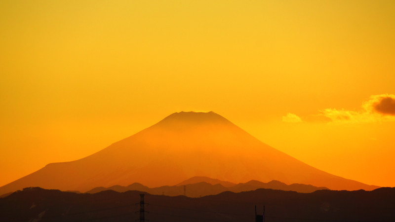 寒波に震える富士山