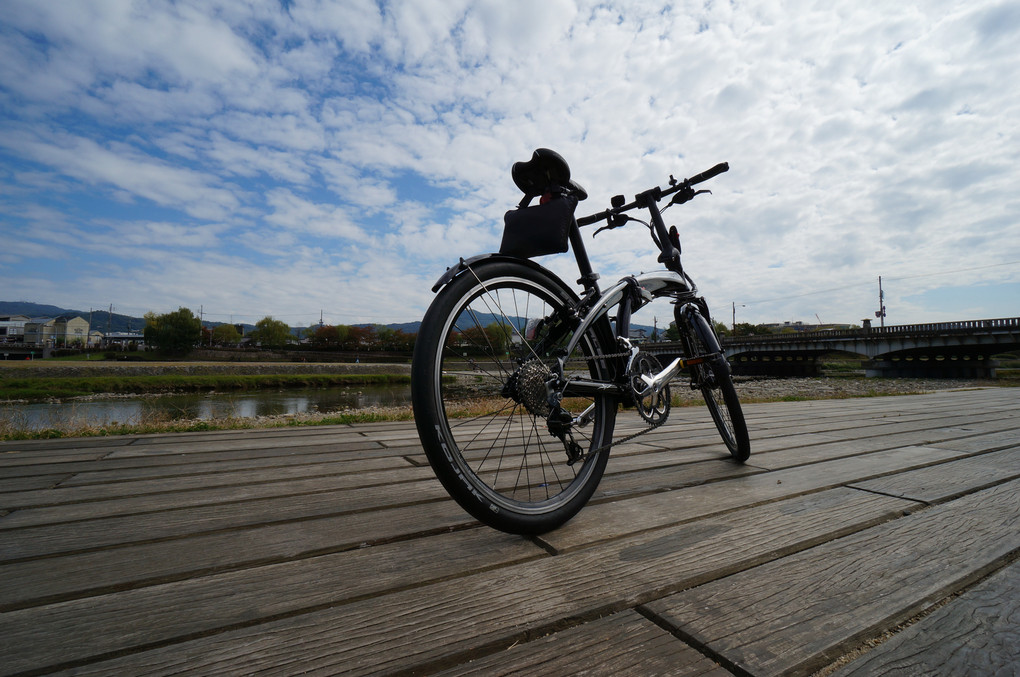 川と橋と自転車