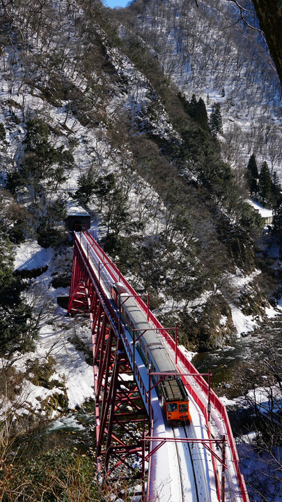 冬の黒部峡谷鉄道