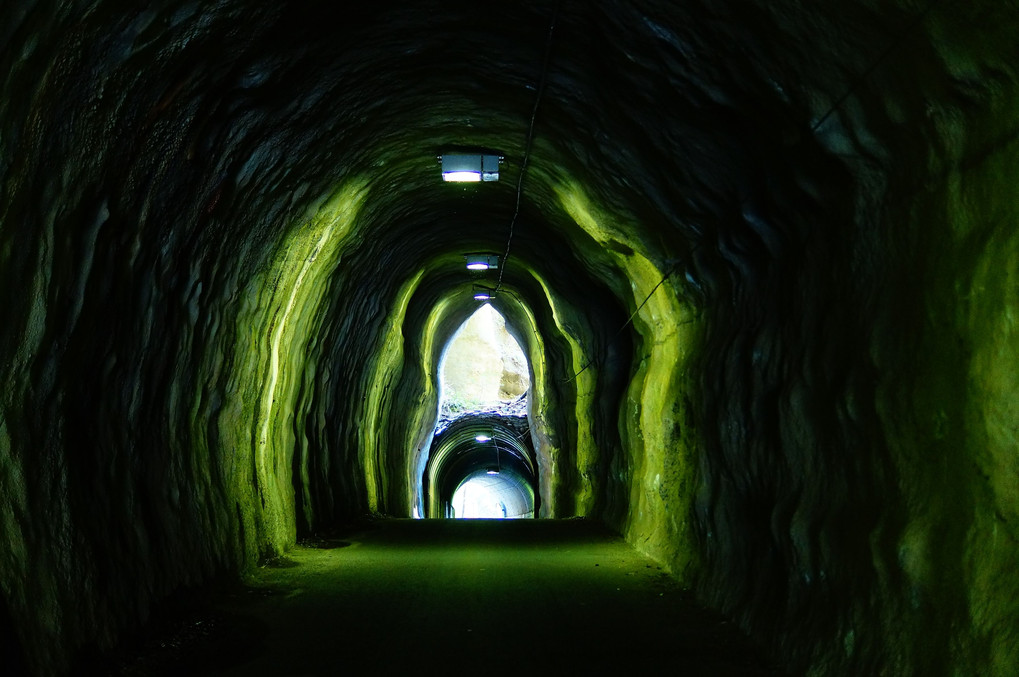 世にも不思議なトンネル
