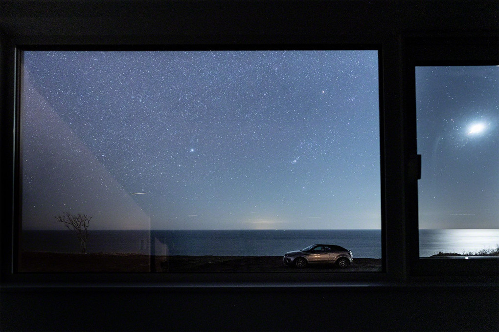 窓から見える風景(夜)