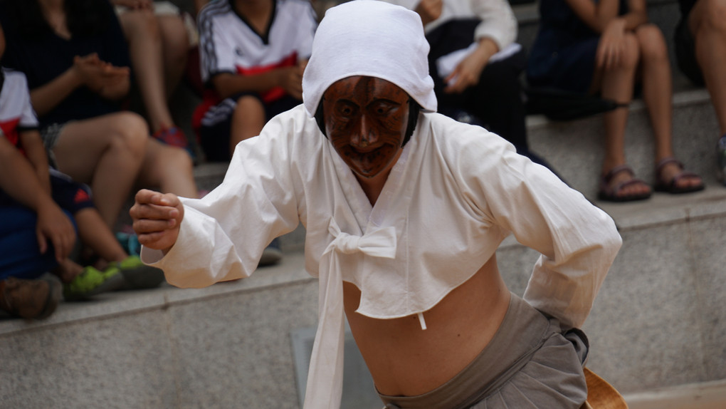 韓国　安東　河回村の伝統仮面劇