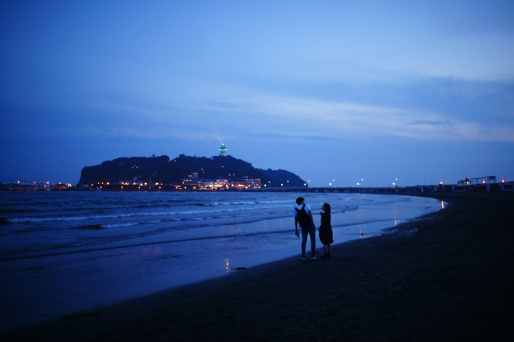 夕暮れの海岸