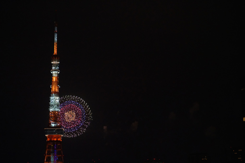 東京タワーと花火
