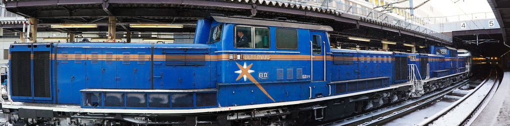 重連DD51（札幌駅・カシオペア）