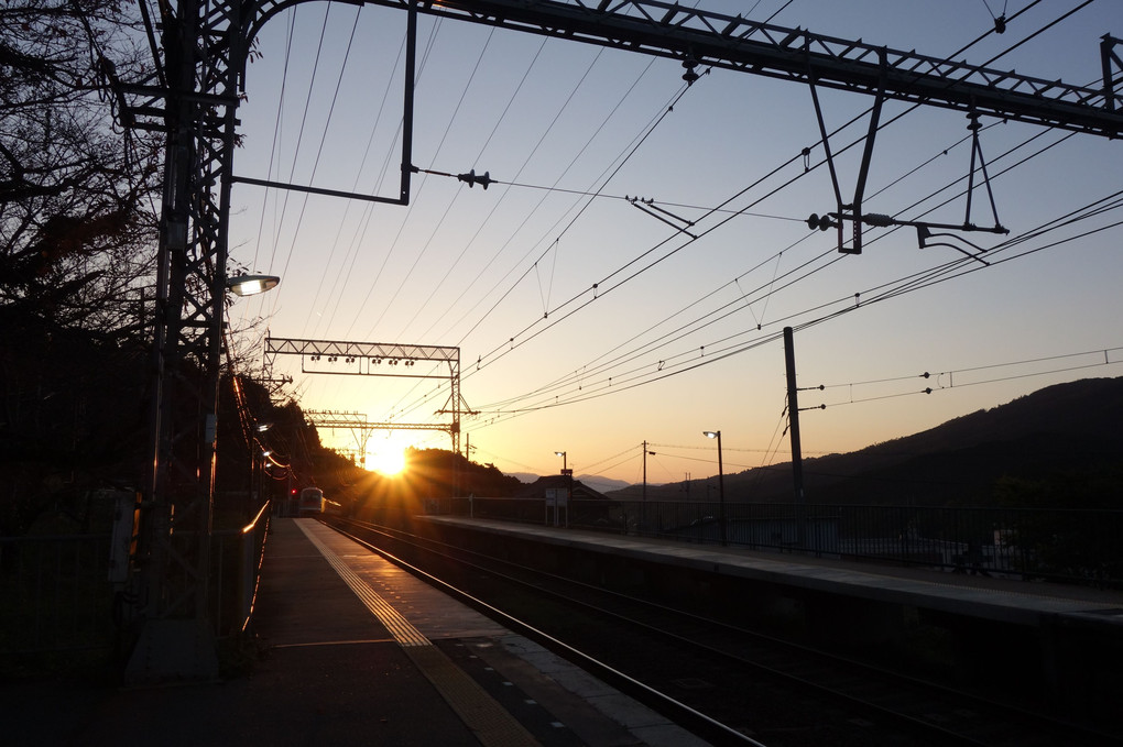 夕日の駅