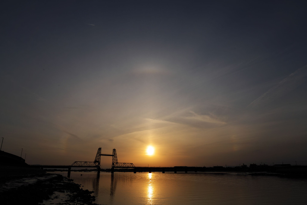 2020年2月24日昇開橋と夕日(光彩)
