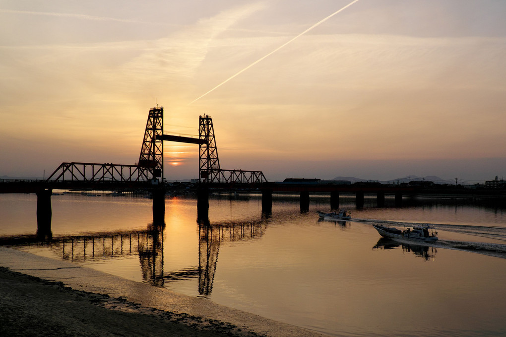 2020年2月24日昇開橋と夕日(光彩)