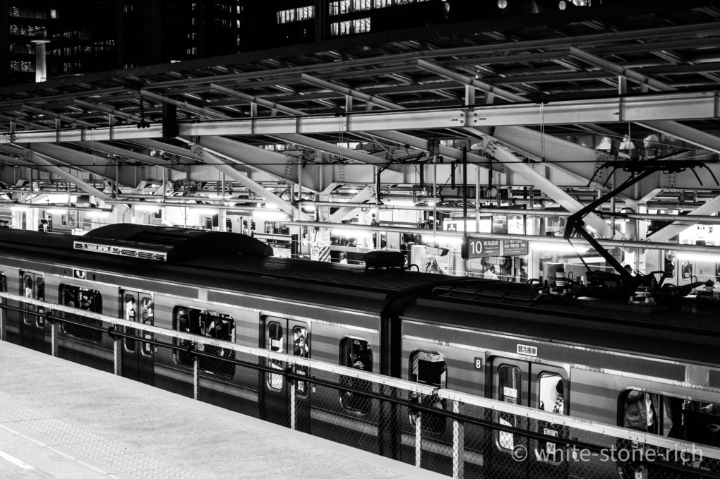 東京駅　20番ホームからの光景