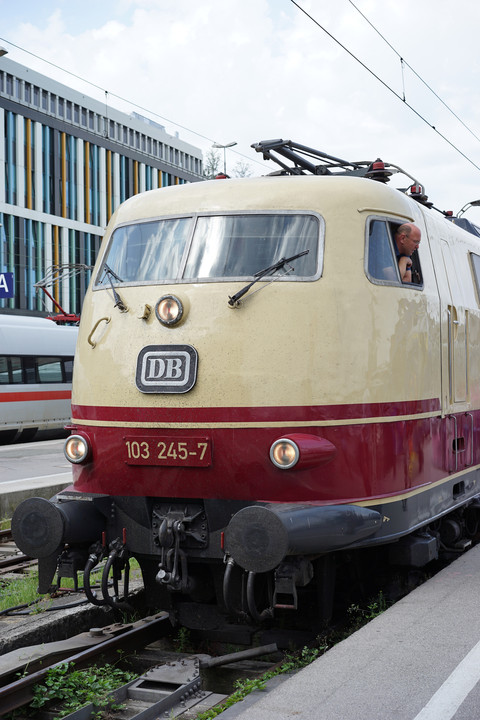 ドイツ鉄道旅行-ミュンヘン中央駅（DB103）
