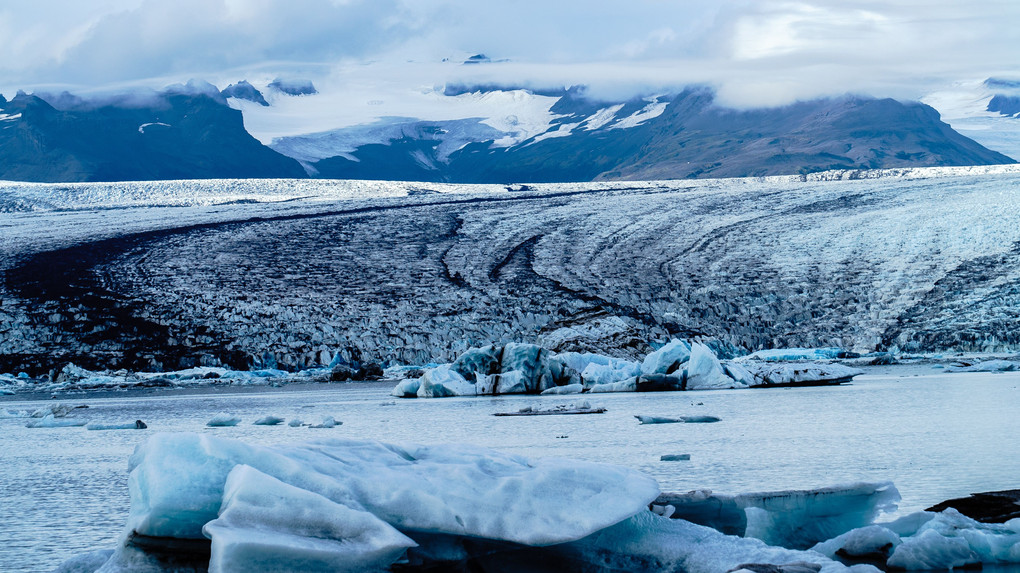 ヨークルスアゥルロゥン氷河湖（アイスランド南部）