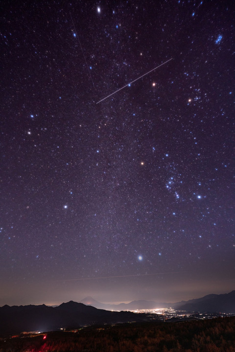 冬の六角形を射抜いた流星