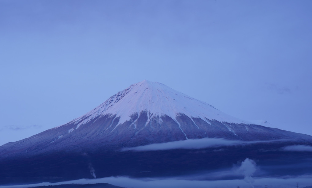 3/8日　雨上がりの夕方富士山