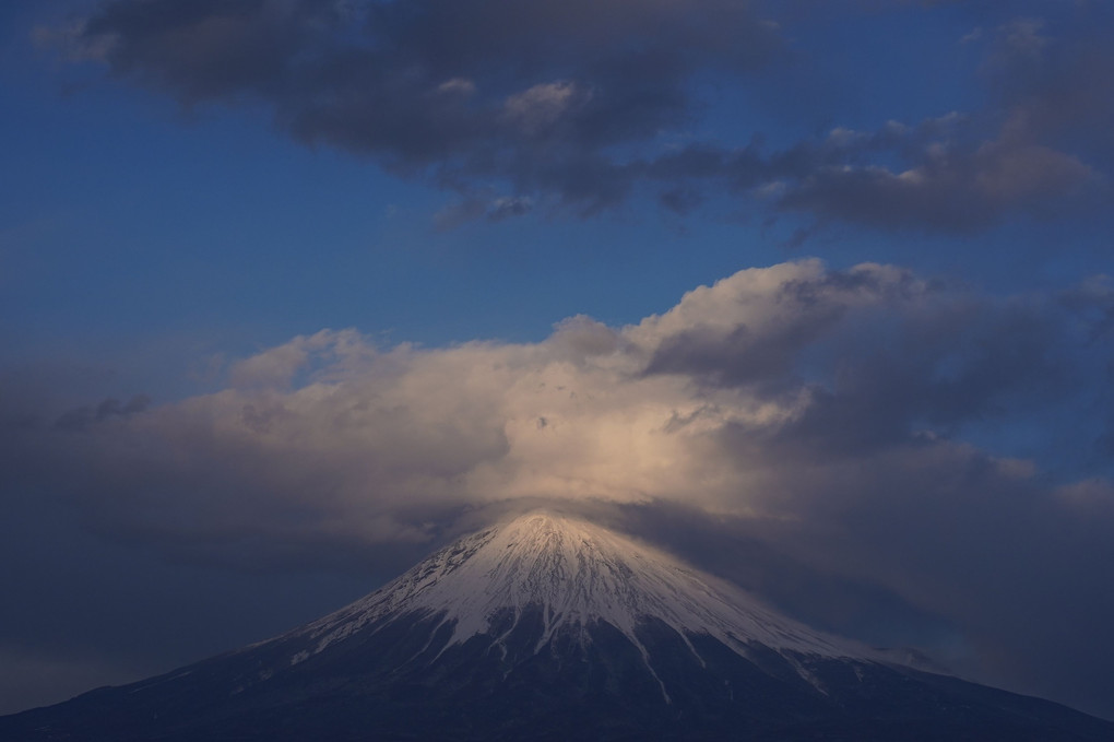 笠雲富士山＆月と富士山