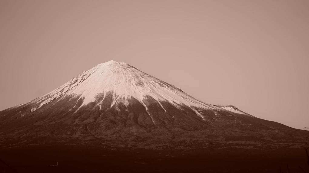 撮れたて富士山～モノクロ他エフェクトチャレンジ