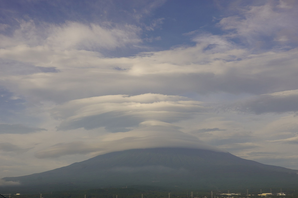 9/8~気になった雲と富士山をパチリ・・一時間後には・・花輪くん