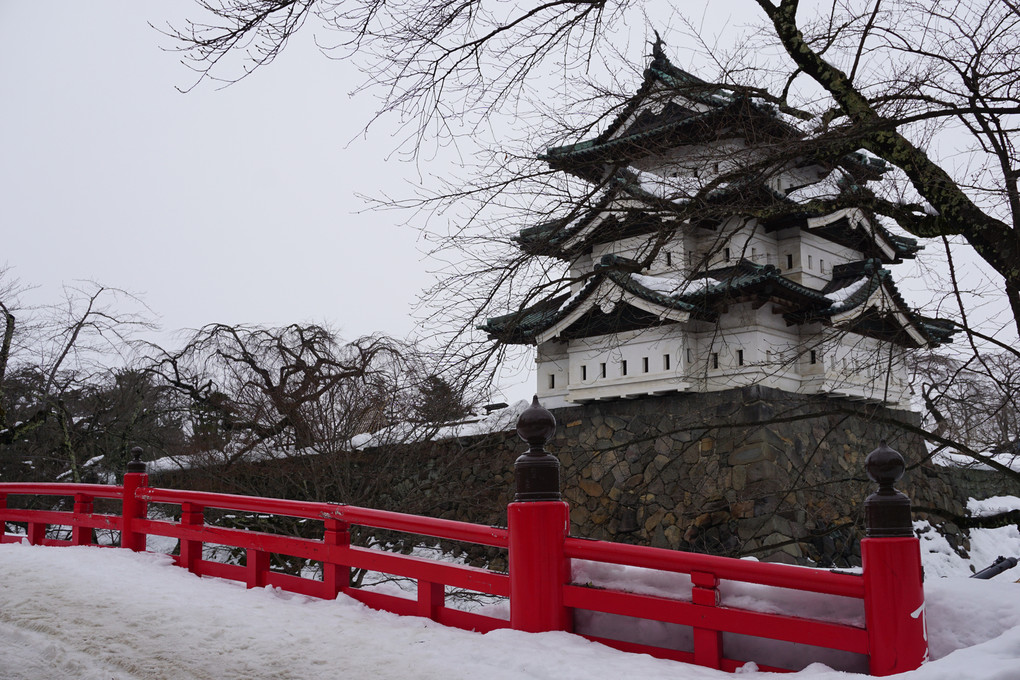 冬の弘前城