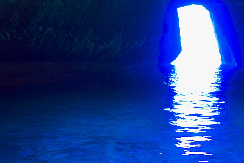 青い洞窟。