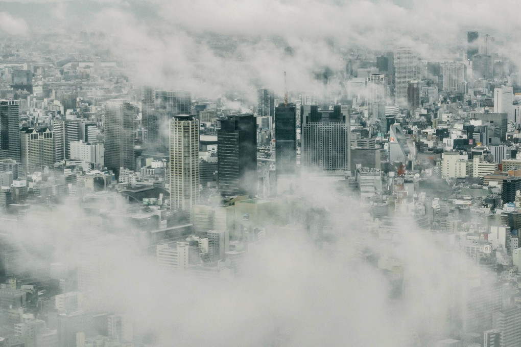 雲の中の大阪市内