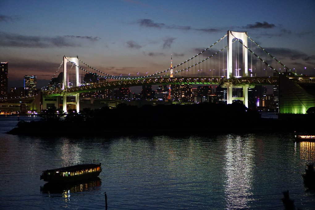 レインボーブリッジの夜