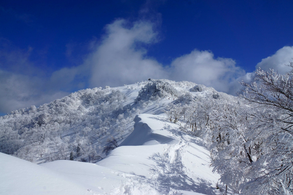 雪稜線模様