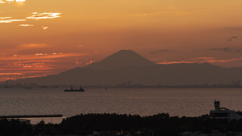 秋の日の入り富士山