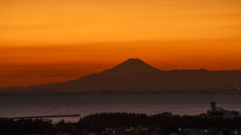 東京湾の夕焼け富士