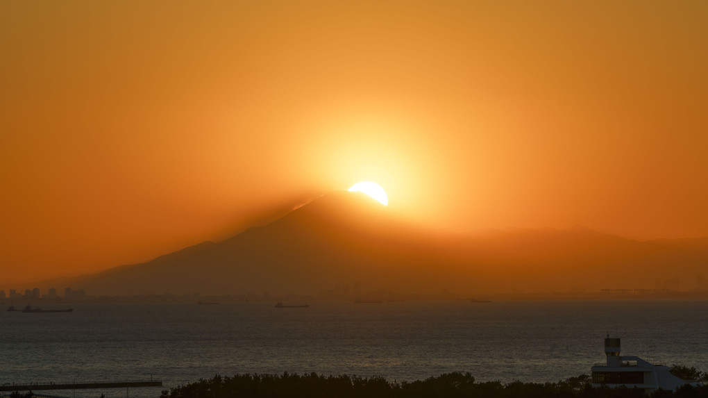 稜線のサンセット富士とシャドー富士　