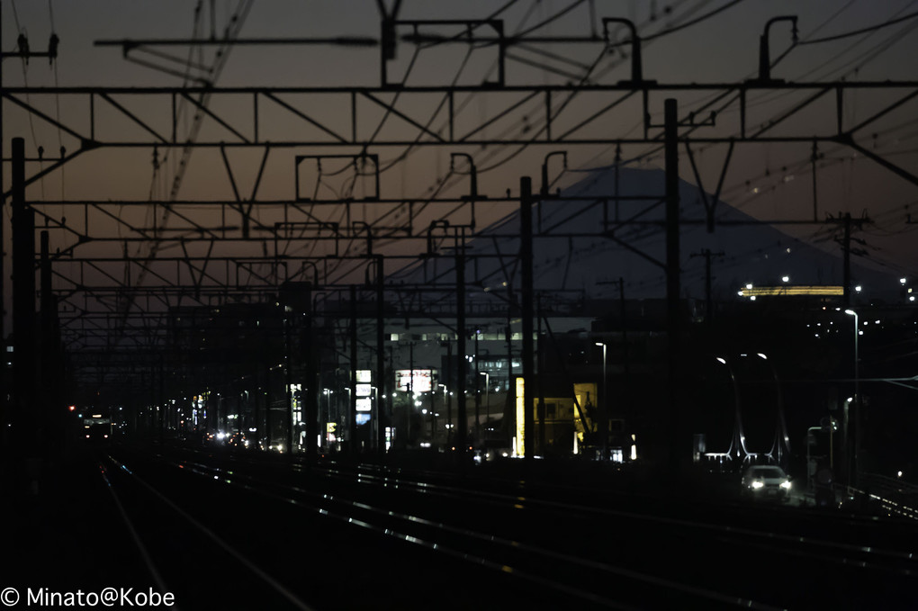 夕暮れの東海道線