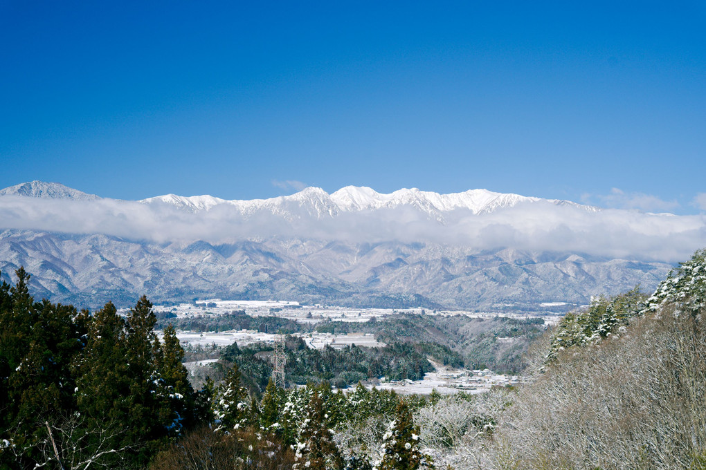 雪の信州中川村　中央アルプスの眺め