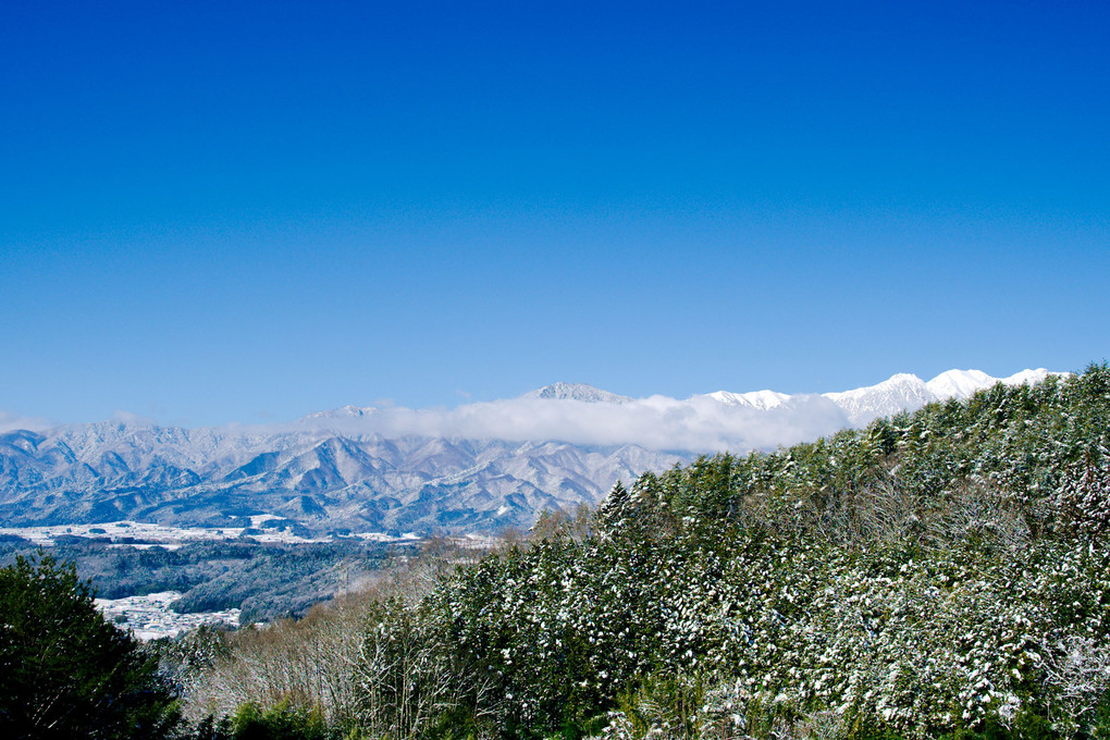 雪の信州中川村　中央アルプスの眺め