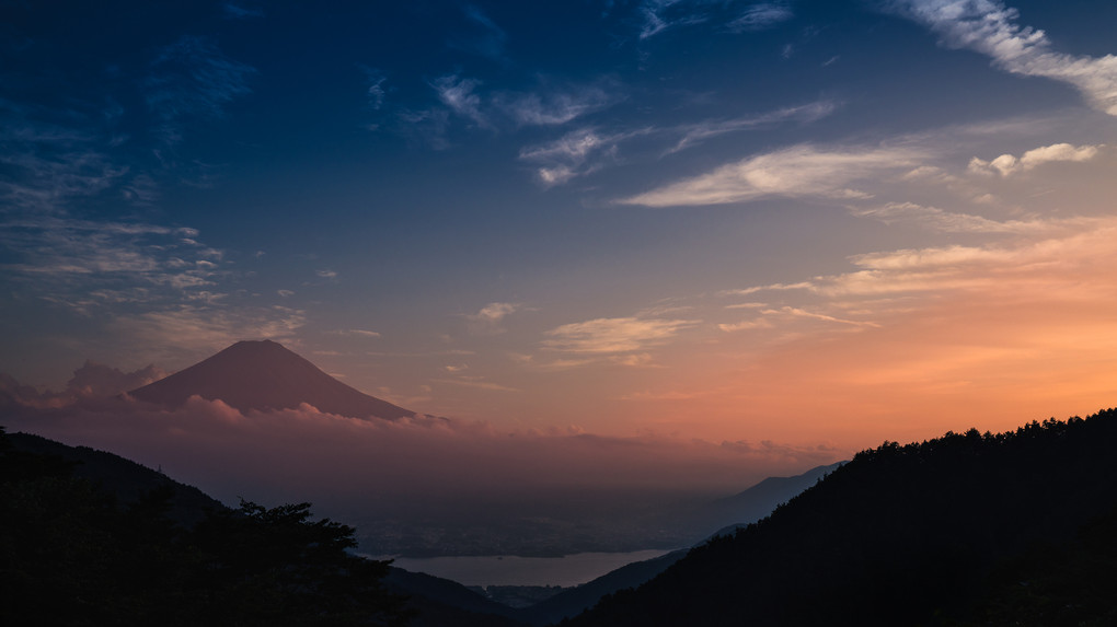 天下茶屋より富士山を望む
