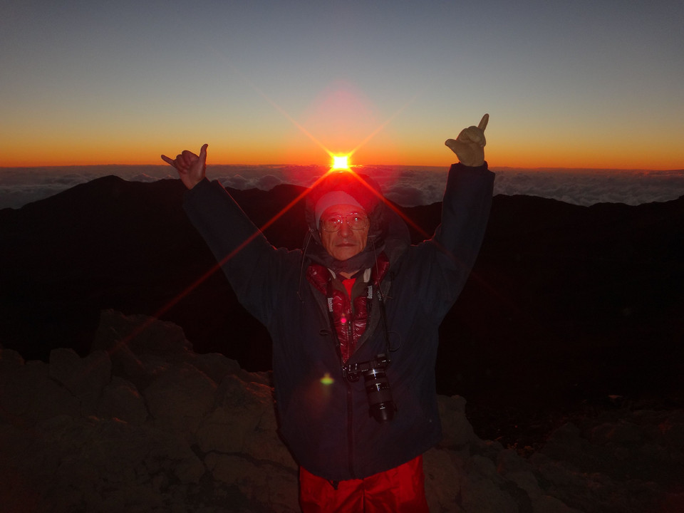 ハワイ・ハレアカラ山頂で日の出を愛でる♬