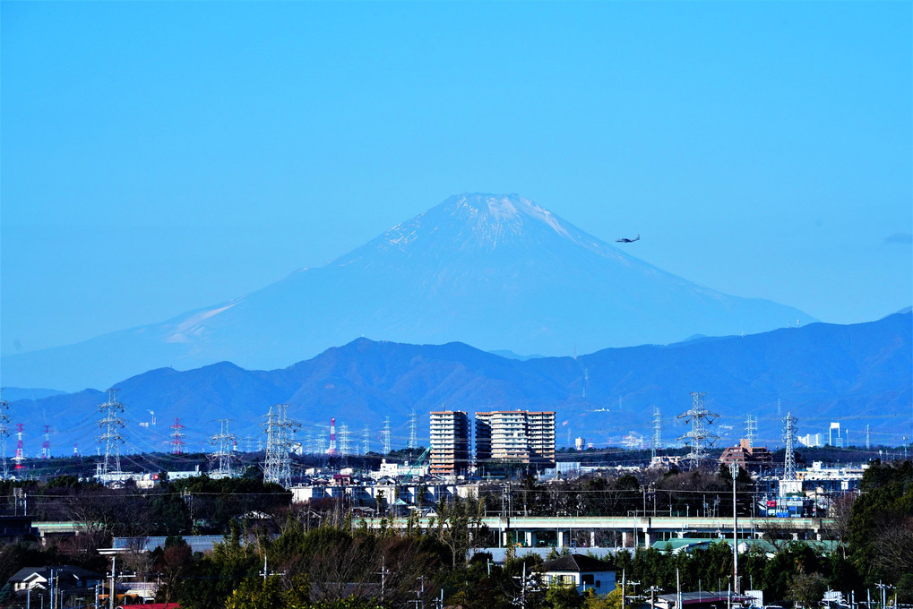 今朝　大寒の富士山　厚木基地へオーバーヘッドアプローチの哨戒機と共に！