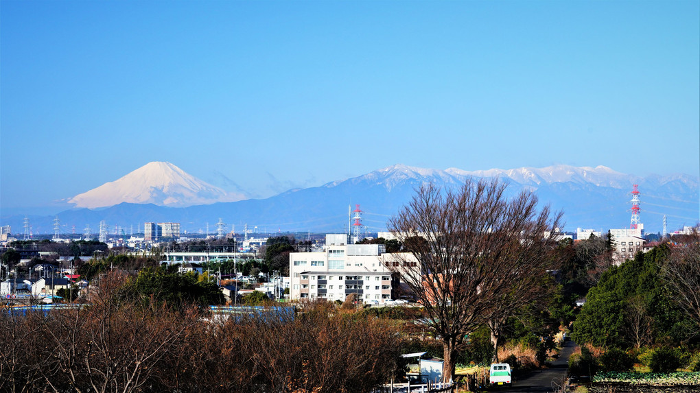 昨日の太平洋側低気圧で久しぶりに新雪　今朝の富士山！