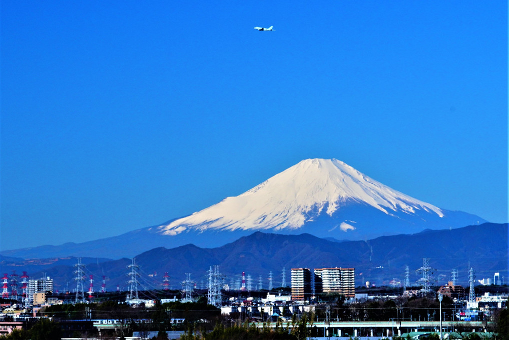 今朝の富士山　厚木基地発の哨戒機と相鉄電車の競走と共に ♬