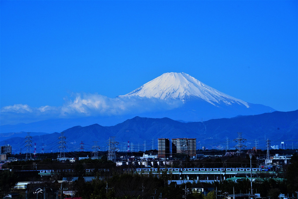 先日の嵐の置き土産　クリアーな空と　綺麗な富士山！