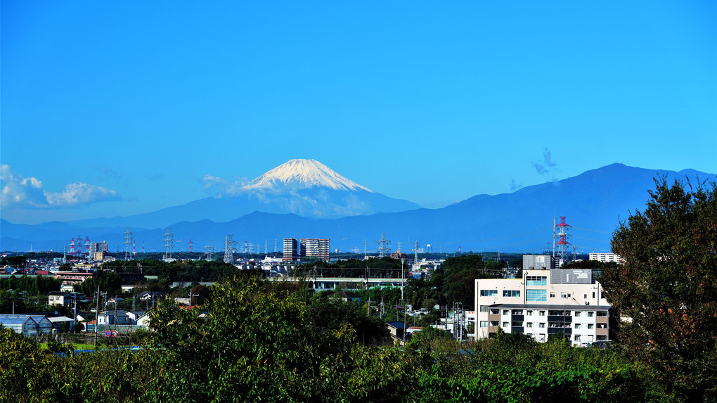 今朝の富士山 　お久しぶりの冠雪 ❣
