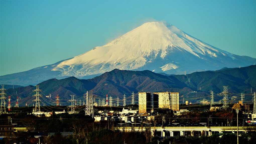 冬型気圧配置の今朝の富士山 🗻