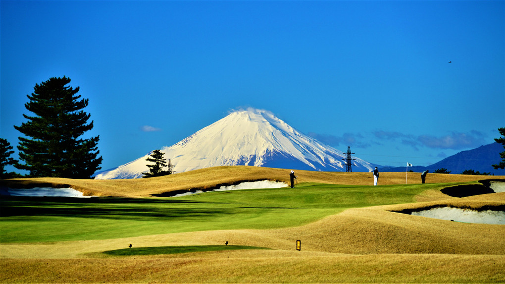 ゴルフ場から愛でる今朝の富士山 🗻