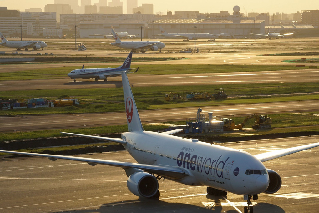 黄昏の羽田空港