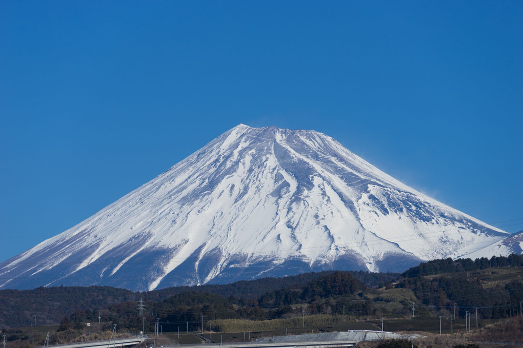 新幹線から富士山を望む