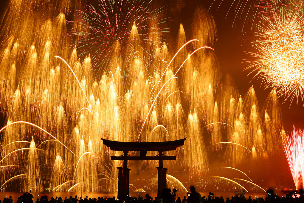 宮島水中花火