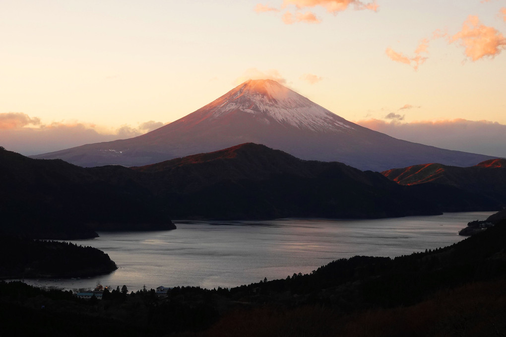 富士と芦ノ湖とともに、2020年が暮れました。