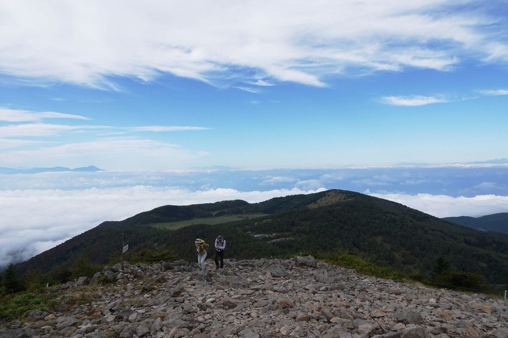 篭ノ登山　八ヶ岳が雲海に浮かぶ島のよう　360度の眺望でした