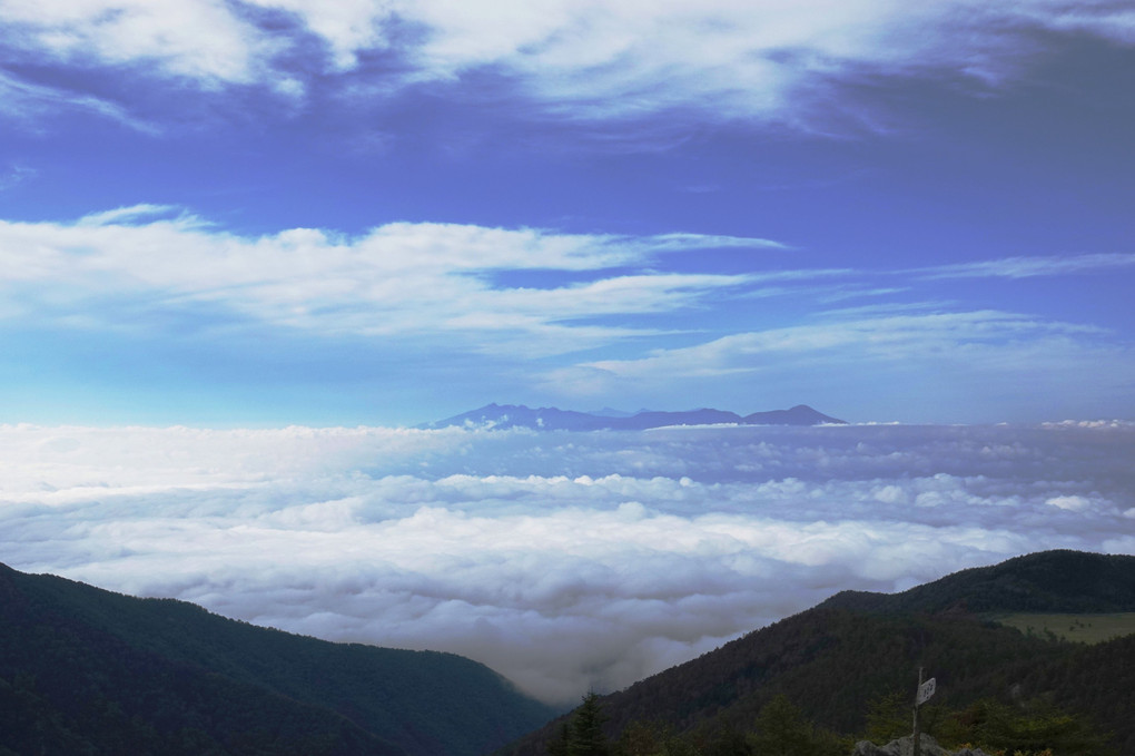 篭ノ登山　八ヶ岳が雲海に浮かぶ島のよう　360度の眺望でした