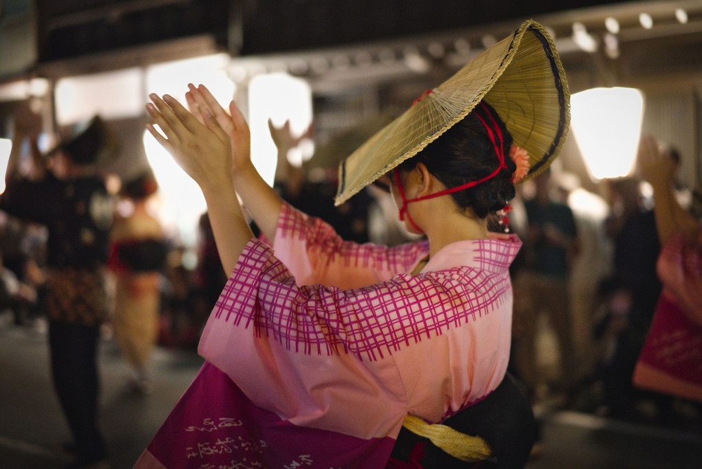 おわら前夜祭　表舞台と陰