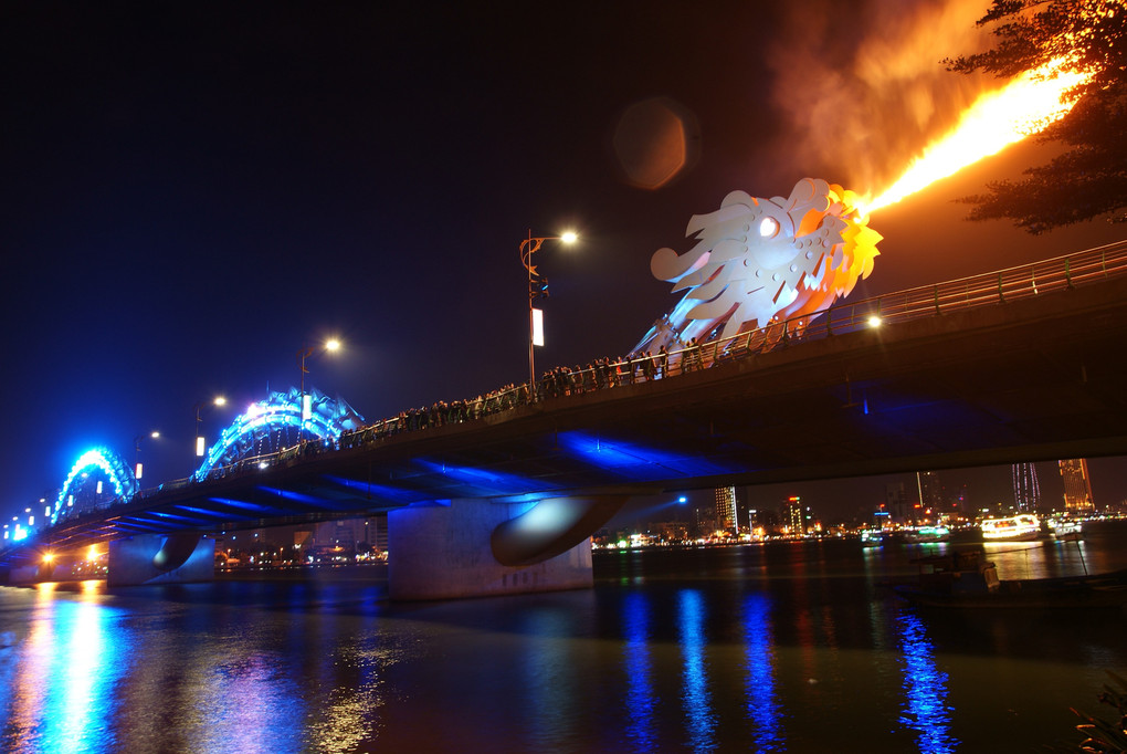 dragon bridge da nang vietnam　ドラゴン橋